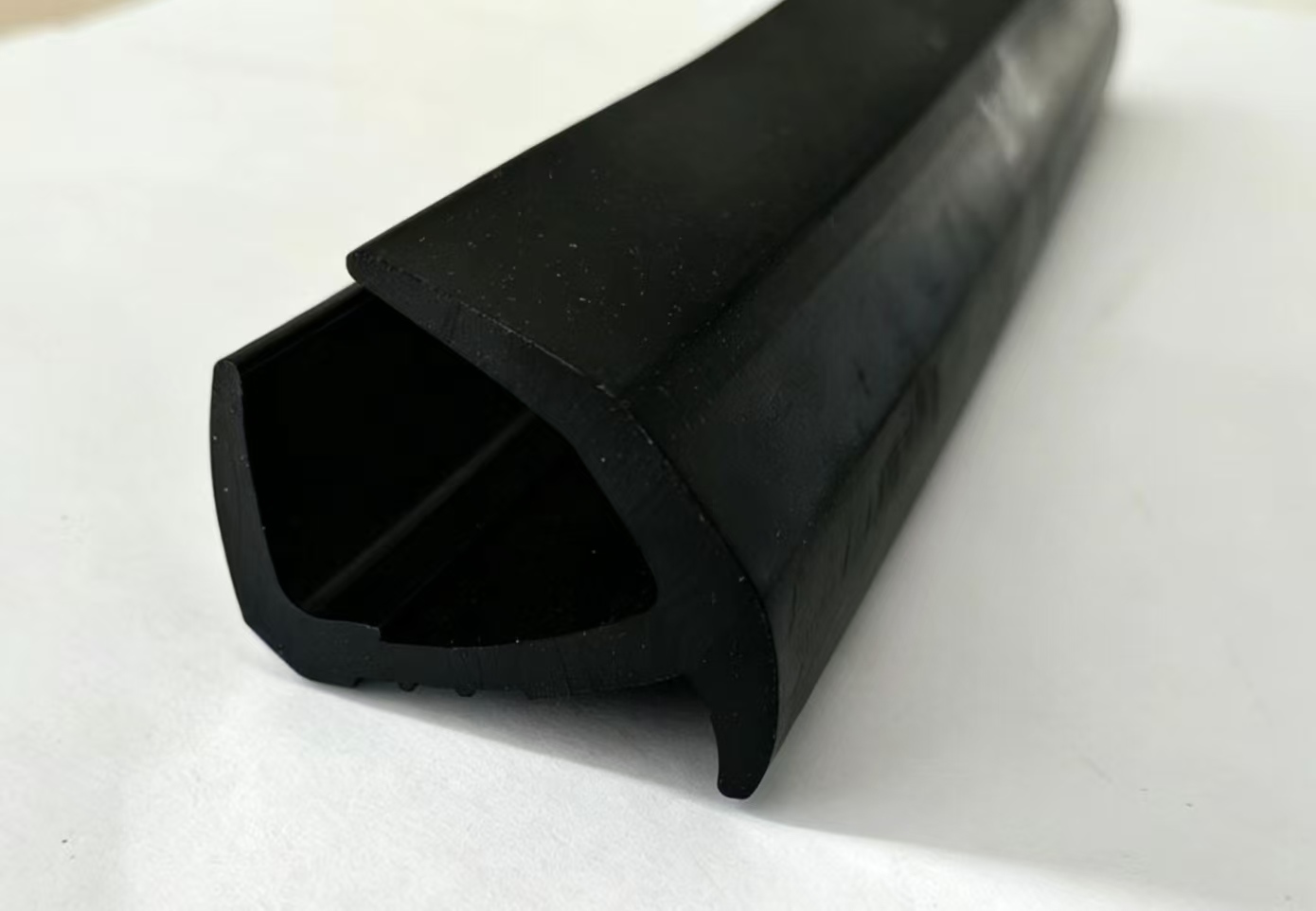 Container sealing strip